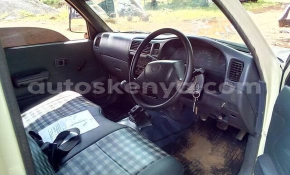 Oofamaa Toyota Hilux White Makiinaa iti Machakos keessatti Nairobi keessatti Oofamaa Toyota Hilux White Makiinaa iti Machakos keessatti Nairobi keessatti