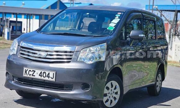 Oofamaa Toyota Noah Silver Makiinaa iti Machakos keessatti Nairobi keessatti Oofamaa Toyota Noah Silver Makiinaa iti Machakos keessatti Nairobi keessatti