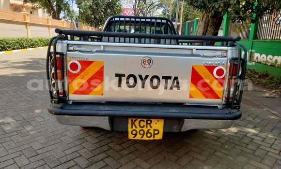 Oofamaa Toyota Hilux Silver Makiinaa iti Machakos keessatti Nairobi keessatti Oofamaa Toyota Hilux Silver Makiinaa iti Machakos keessatti Nairobi keessatti