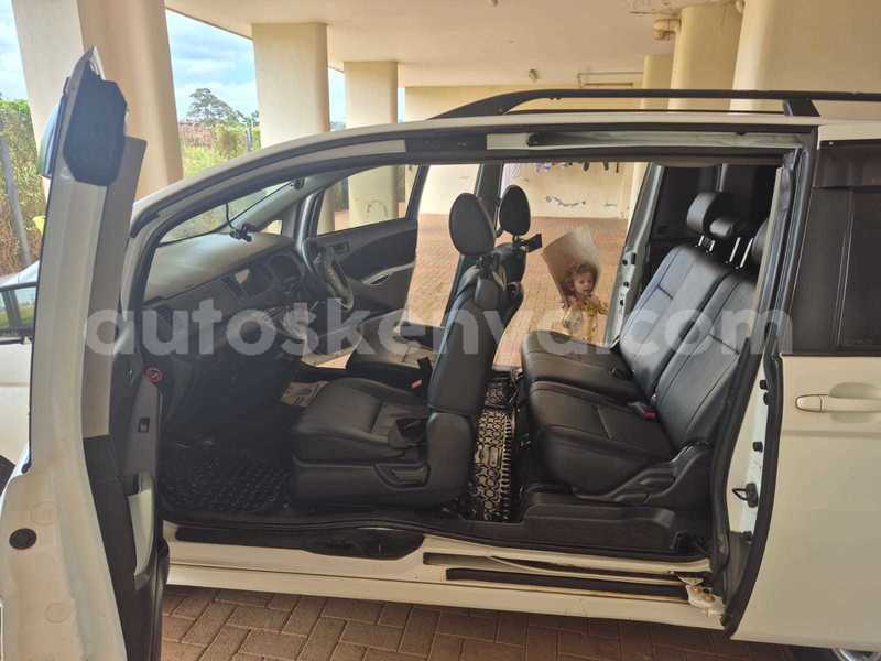 Big with watermark toyota isis nairobi nairobi 28378