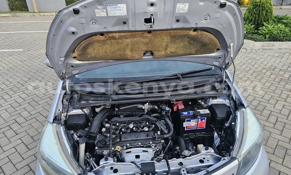 Oofamaa Toyota Vitz Silver Makiinaa iti Nairobi keessatti Nairobi keessatti Oofamaa Toyota Vitz Silver Makiinaa iti Nairobi keessatti Nairobi keessatti