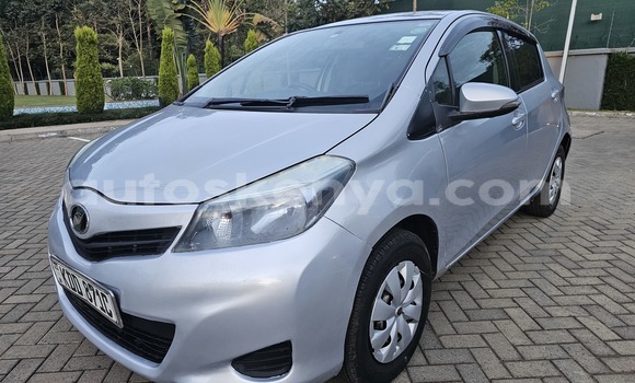 Oofamaa Toyota Vitz Silver Makiinaa iti Nairobi keessatti Nairobi keessatti Oofamaa Toyota Vitz Silver Makiinaa iti Nairobi keessatti Nairobi keessatti