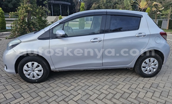 Oofamaa Toyota Vitz Silver Makiinaa iti Nairobi keessatti Nairobi keessatti Oofamaa Toyota Vitz Silver Makiinaa iti Nairobi keessatti Nairobi keessatti