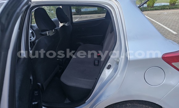 Oofamaa Toyota Vitz Silver Makiinaa iti Nairobi keessatti Nairobi keessatti Oofamaa Toyota Vitz Silver Makiinaa iti Nairobi keessatti Nairobi keessatti
