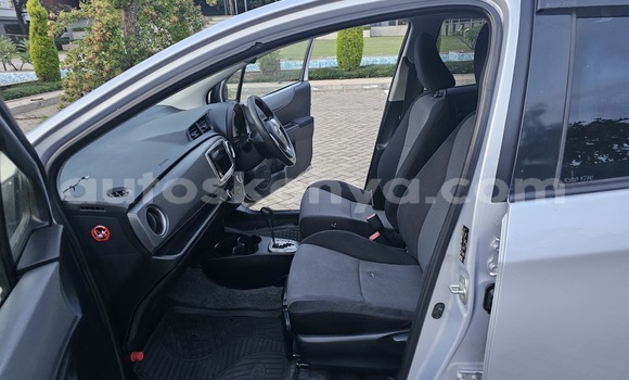 Oofamaa Toyota Vitz Silver Makiinaa iti Nairobi keessatti Nairobi keessatti Oofamaa Toyota Vitz Silver Makiinaa iti Nairobi keessatti Nairobi keessatti