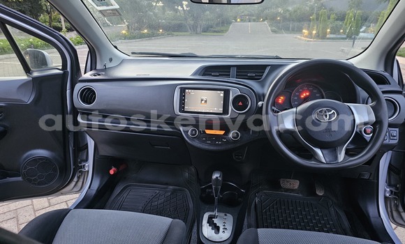 Oofamaa Toyota Vitz Silver Makiinaa iti Nairobi keessatti Nairobi keessatti Oofamaa Toyota Vitz Silver Makiinaa iti Nairobi keessatti Nairobi keessatti