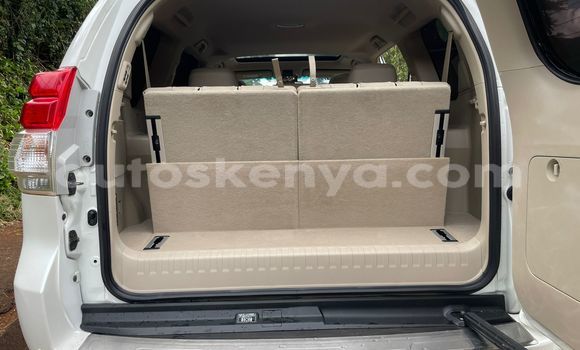 Nunua Ilio tumika Toyota Land Cruiser Prado Nyeupe Gari ndani ya Nairobi nchini Nairobi Nunua Ilio tumika Toyota Land Cruiser Prado Nyeupe Gari ndani ya Nairobi nchini Nairobi