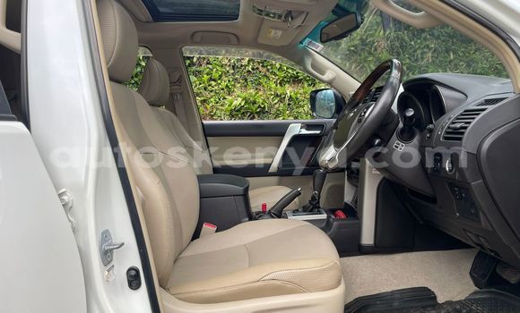 Nunua Ilio tumika Toyota Land Cruiser Prado Nyeupe Gari ndani ya Nairobi nchini Nairobi Nunua Ilio tumika Toyota Land Cruiser Prado Nyeupe Gari ndani ya Nairobi nchini Nairobi