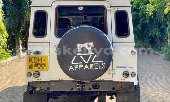 Buy Used Land Rover Defender White Car in Nairobi in Nairobi