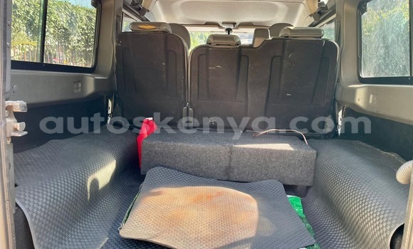 Buy Used Land Rover Defender White Car in Nairobi in Nairobi Buy Used Land Rover Defender White Car in Nairobi in Nairobi