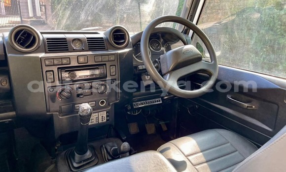 Buy Used Land Rover Defender White Car in Nairobi in Nairobi Buy Used Land Rover Defender White Car in Nairobi in Nairobi