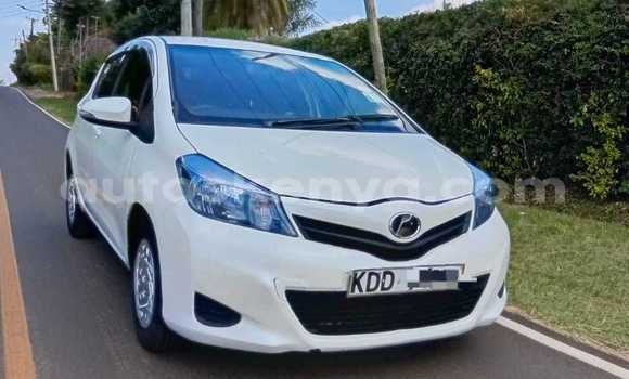 Oofamaa Toyota Vitz White Makiinaa iti Nairobi keessatti Nairobi keessatti Oofamaa Toyota Vitz White Makiinaa iti Nairobi keessatti Nairobi keessatti
