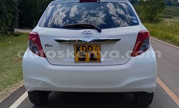 Oofamaa Toyota Vitz White Makiinaa iti Nairobi keessatti Nairobi keessatti Oofamaa Toyota Vitz White Makiinaa iti Nairobi keessatti Nairobi keessatti