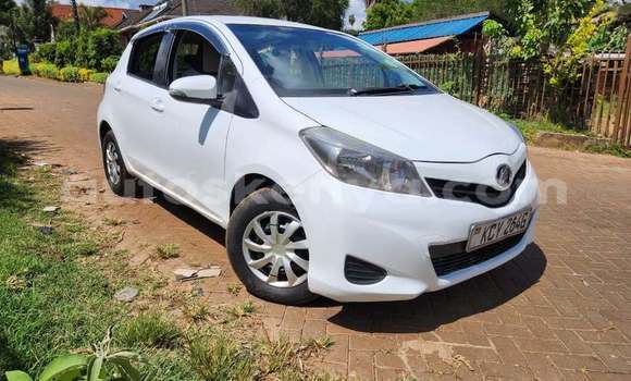 Buy Used Toyota Vitz White Car in Chuka in East Kenya Buy Used Toyota Vitz White Car in Chuka in East Kenya