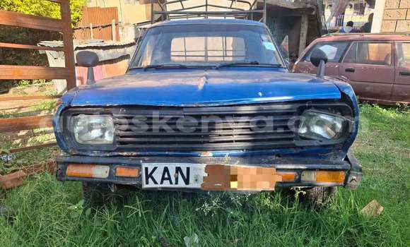 Oofamaa Nissan Datsun Blue Makiinaa iti Nairobi keessatti Nairobi keessatti
