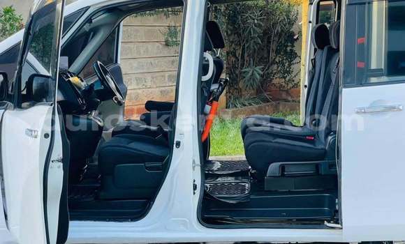 Nunua Ilio tumika Nissan Serena Nyeupe Gari ndani ya Nairobi nchini Nairobi Nunua Ilio tumika Nissan Serena Nyeupe Gari ndani ya Nairobi nchini Nairobi