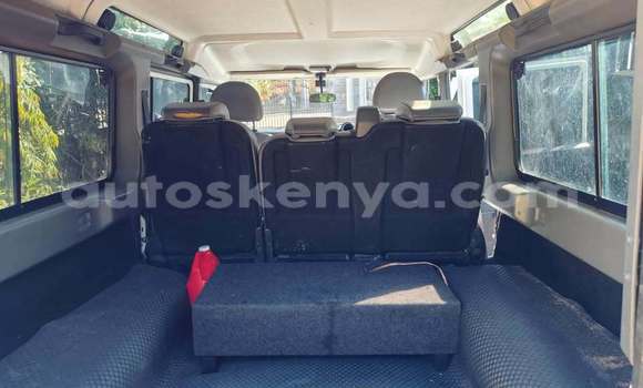 Buy Used Land Rover Defender White Car in Nairobi in Nairobi Buy Used Land Rover Defender White Car in Nairobi in Nairobi