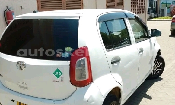 Nunua Ilio tumika Toyota Passo Nyeupe Gari ndani ya Garissa nchini Kaskazini Mashariki mwa Kenya Nunua Ilio tumika Toyota Passo Nyeupe Gari ndani ya Garissa nchini Kaskazini Mashariki mwa Kenya