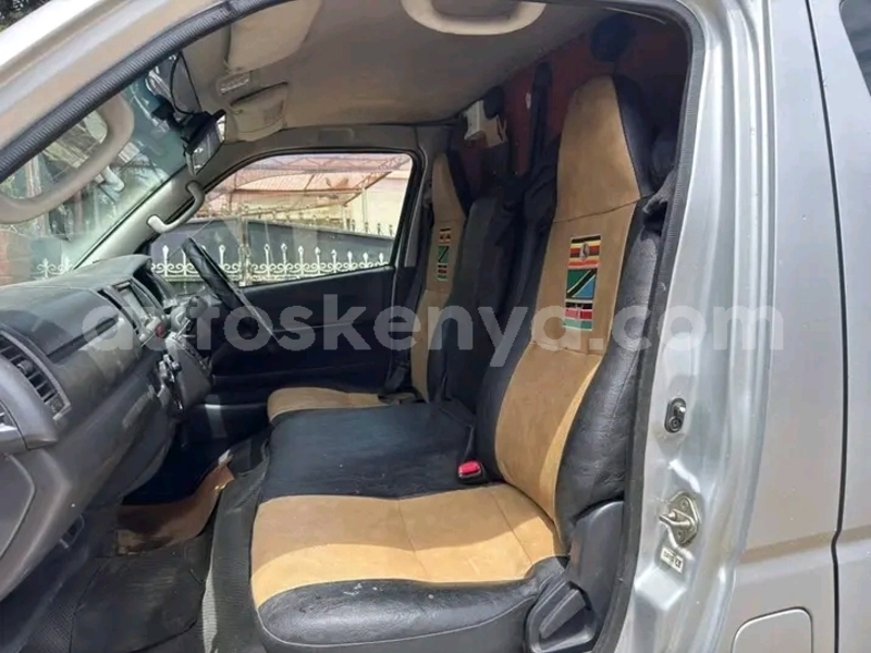Big with watermark toyota hiace northeast kenya garissa 28478