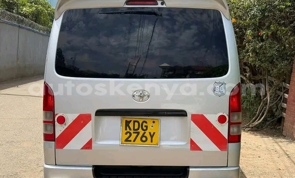 Nunua Ilio tumika Toyota Hiace Nyingine Gari ndani ya Garissa nchini Kaskazini Mashariki mwa Kenya Nunua Ilio tumika Toyota Hiace Nyingine Gari ndani ya Garissa nchini Kaskazini Mashariki mwa Kenya