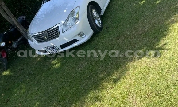 Nunua Ilio tumika Toyota Crown Nyeupe Gari ndani ya Changamwe nchini Pwani Nunua Ilio tumika Toyota Crown Nyeupe Gari ndani ya Changamwe nchini Pwani