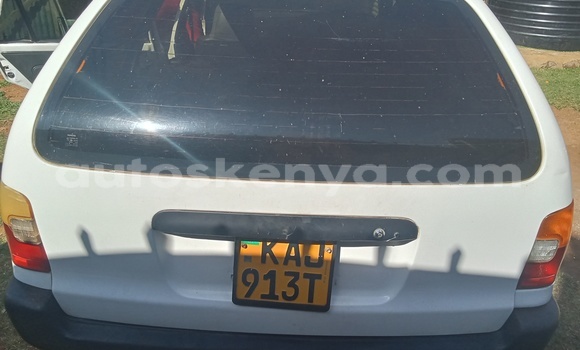 Oofamaa Toyota Corolla White Makiinaa iti Eldoret keessatti Rift Valley keessatti Oofamaa Toyota Corolla White Makiinaa iti Eldoret keessatti Rift Valley keessatti