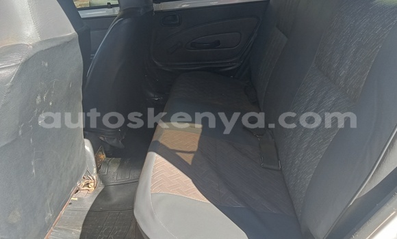 Oofamaa Toyota Corolla White Makiinaa iti Eldoret keessatti Rift Valley keessatti Oofamaa Toyota Corolla White Makiinaa iti Eldoret keessatti Rift Valley keessatti