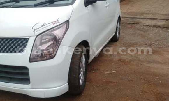 Oofamaa Suzuki Alto Other Makiinaa iti Bute keessatti Northeast Kenya keessatti Oofamaa Suzuki Alto Other Makiinaa iti Bute keessatti Northeast Kenya keessatti