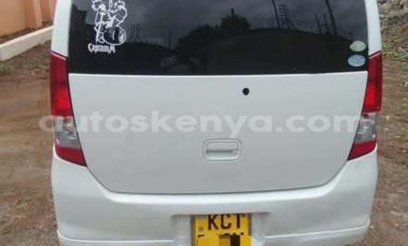 Oofamaa Suzuki Alto Other Makiinaa iti Bute keessatti Northeast Kenya keessatti Oofamaa Suzuki Alto Other Makiinaa iti Bute keessatti Northeast Kenya keessatti