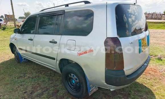 Oofamaa Toyota Succeed Other Makiinaa iti Bute keessatti Northeast Kenya keessatti Oofamaa Toyota Succeed Other Makiinaa iti Bute keessatti Northeast Kenya keessatti