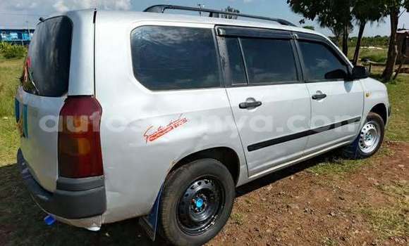 Oofamaa Toyota Succeed Other Makiinaa iti Bute keessatti Northeast Kenya keessatti Oofamaa Toyota Succeed Other Makiinaa iti Bute keessatti Northeast Kenya keessatti