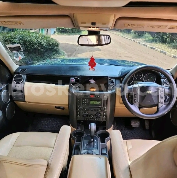 Big with watermark land rover discovery northeast kenya bute 28588