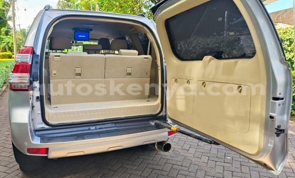 Buy Used Toyota Land Cruiser Prado White Car in Nairobi in Nairobi Buy Used Toyota Land Cruiser Prado White Car in Nairobi in Nairobi