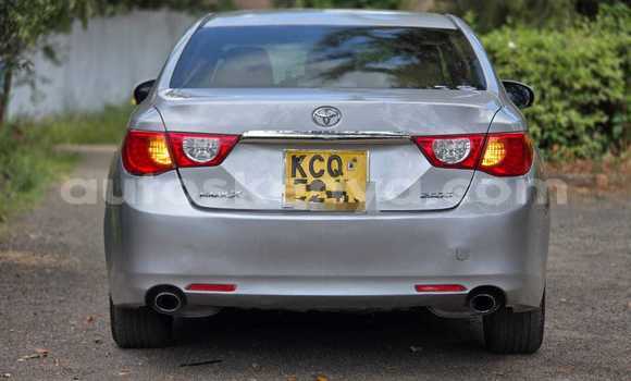 Oofamaa Toyota Mark X Silver Makiinaa iti Nairobi keessatti Nairobi keessatti