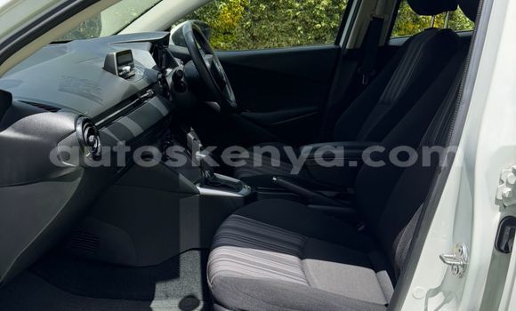 Oofamaa Mazda Demio White Makiinaa iti Nairobi keessatti Nairobi keessatti Oofamaa Mazda Demio White Makiinaa iti Nairobi keessatti Nairobi keessatti