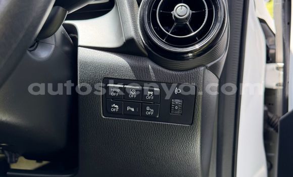 Oofamaa Mazda Demio White Makiinaa iti Nairobi keessatti Nairobi keessatti Oofamaa Mazda Demio White Makiinaa iti Nairobi keessatti Nairobi keessatti