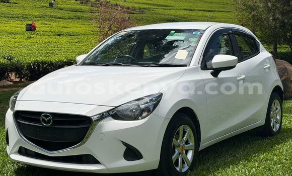 Oofamaa Mazda Demio White Makiinaa iti Nairobi keessatti Nairobi keessatti Oofamaa Mazda Demio White Makiinaa iti Nairobi keessatti Nairobi keessatti