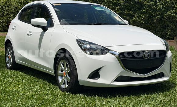 Oofamaa Mazda Demio White Makiinaa iti Nairobi keessatti Nairobi keessatti Oofamaa Mazda Demio White Makiinaa iti Nairobi keessatti Nairobi keessatti