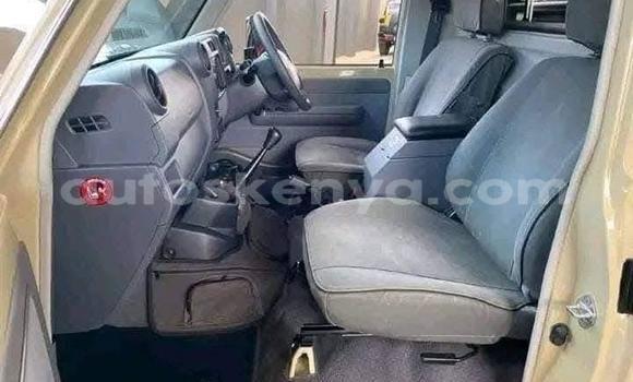 Nunua Ilio tumika Toyota Land Cruiser Beige Gari ndani ya Nairobi nchini Nairobi Nunua Ilio tumika Toyota Land Cruiser Beige Gari ndani ya Nairobi nchini Nairobi