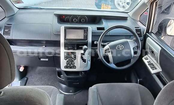 Oofamaa Toyota Noah White Makiinaa iti Machakos keessatti Nairobi keessatti Oofamaa Toyota Noah White Makiinaa iti Machakos keessatti Nairobi keessatti