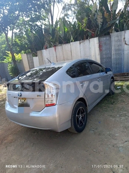 Big with watermark toyota prius northeast kenya bute 28675