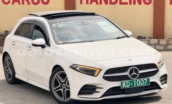 Buy Used Mercedes-Benz C250 coupe White Car in Changamwe in Coast Buy Used Mercedes-Benz C250 coupe White Car in Changamwe in Coast