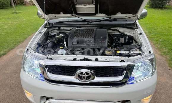 Buy Used Toyota Hilux White Car in Nairobi in Nairobi Buy Used Toyota Hilux White Car in Nairobi in Nairobi