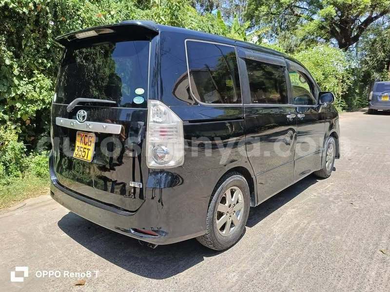 Big with watermark toyota voxy nairobi nairobi 28732