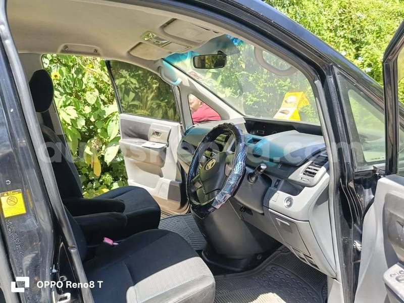 Big with watermark toyota voxy nairobi nairobi 28732