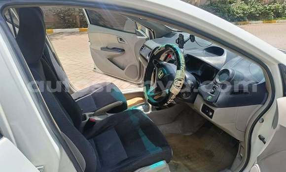 Buy Used Honda Insight White Car in Nairobi in Nairobi Buy Used Honda Insight White Car in Nairobi in Nairobi