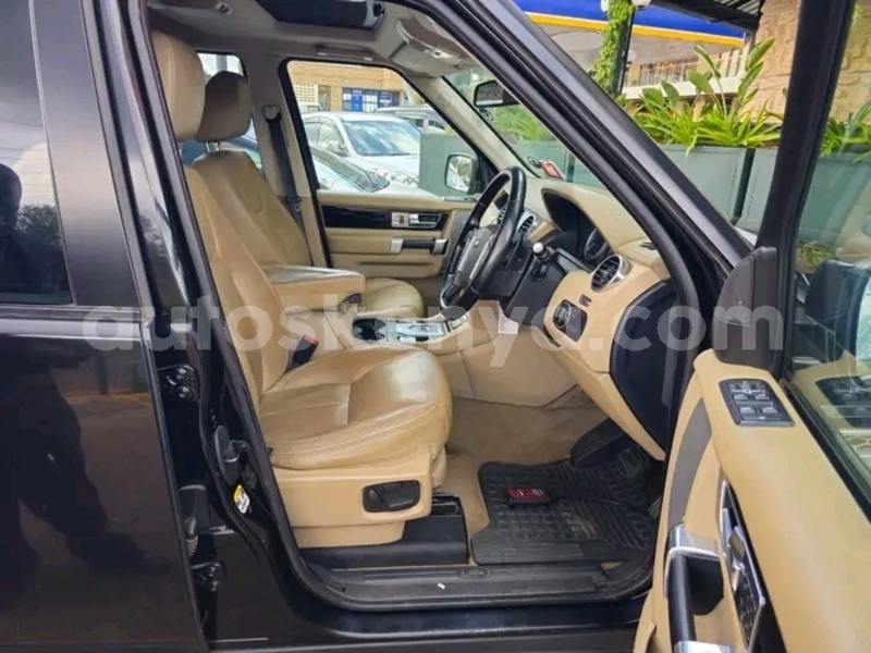 Big with watermark land rover discovery northeast kenya bute 28797