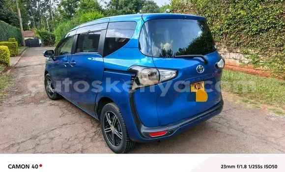 Buy Used Toyota Sienta Blue Car in El Wak in Northeast Kenya Buy Used Toyota Sienta Blue Car in El Wak in Northeast Kenya