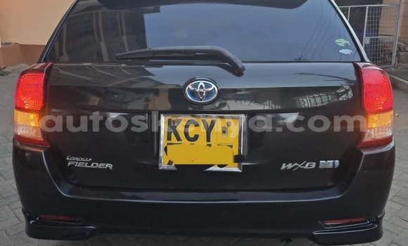 Oofamaa Toyota Fielder Black Makiinaa iti Nairobi keessatti Nairobi keessatti