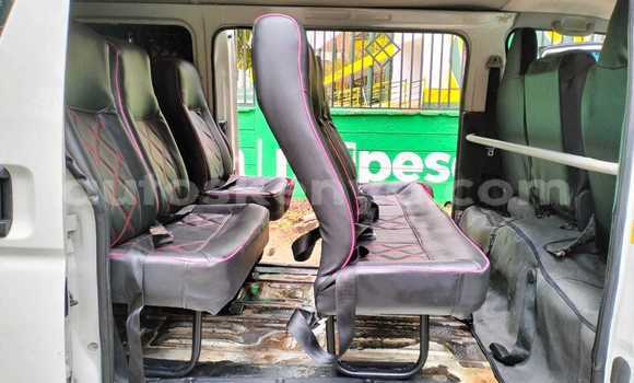 Oofamaa Toyota Hiace White Makiinaa iti Machakos keessatti Nairobi keessatti Oofamaa Toyota Hiace White Makiinaa iti Machakos keessatti Nairobi keessatti